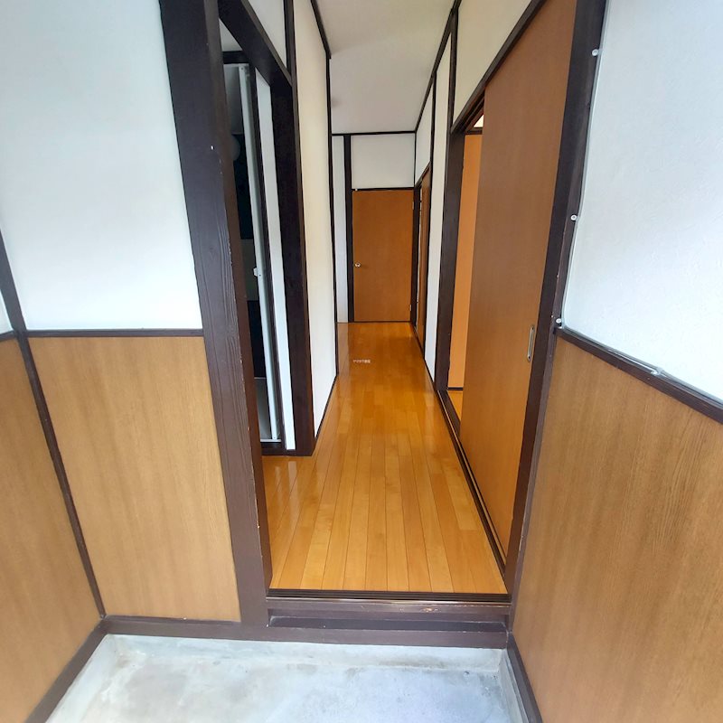 都丸貸住宅A  玄関