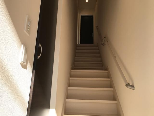 ルミエール・ユノ 玄関