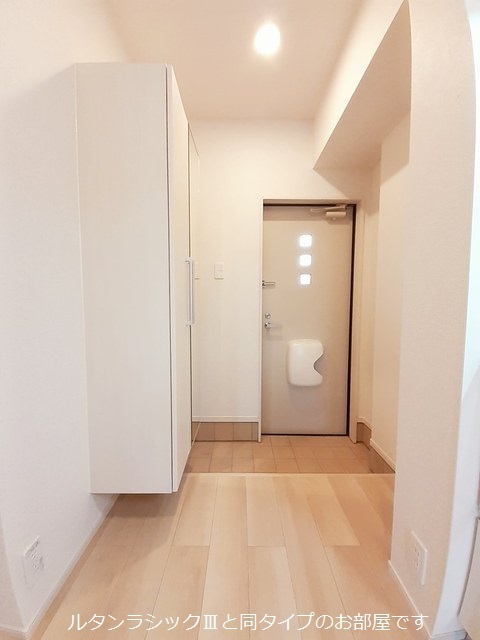 ルーツショアⅣ 玄関
