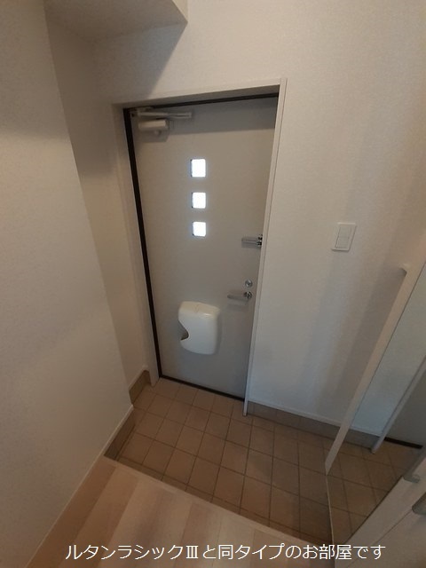 ルーツショアⅣ 玄関