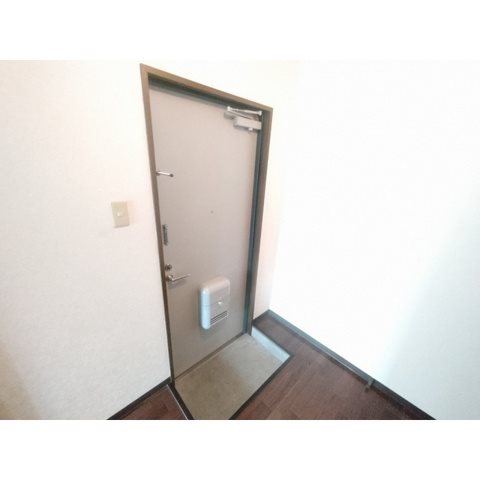 キュウブEX北代田 玄関