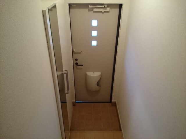 クラール　モーデ 玄関