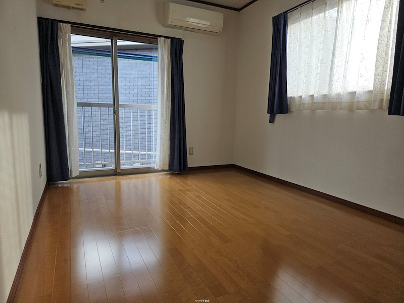 Les Aubepines昭和(レ・ゾービピン昭和) ベッドルーム