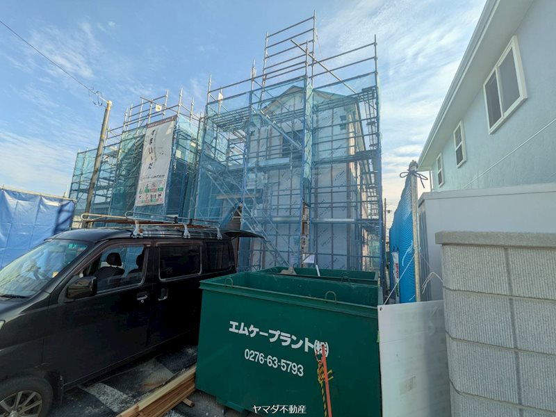 建築中