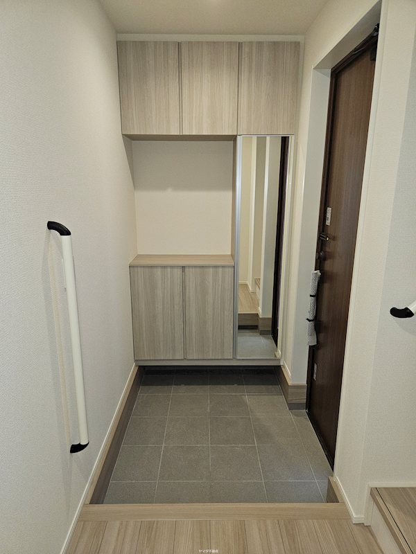 大利根町2丁目戸建 玄関