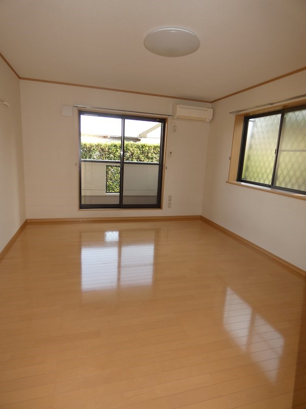 ホワイトコートミオナ ベッドルーム