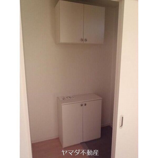 シャルクレールC棟 玄関