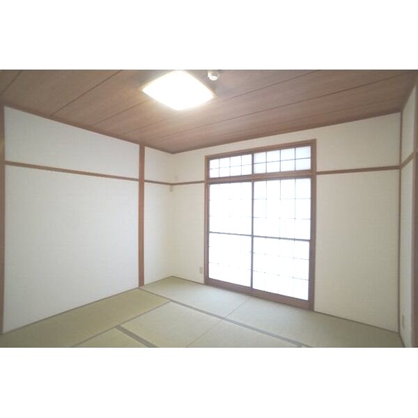 メゾン春山 ベッドルーム