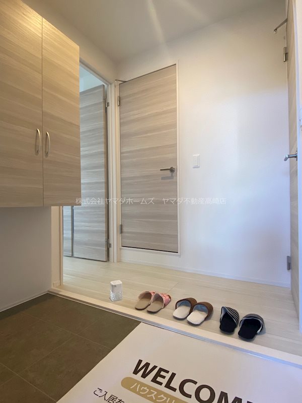 D-ROOM台新田町 玄関