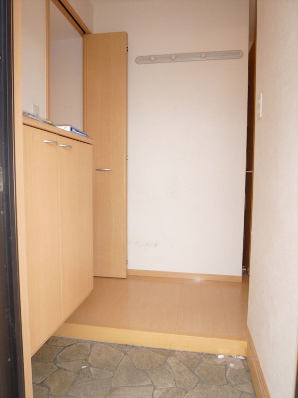 フィーノA 玄関