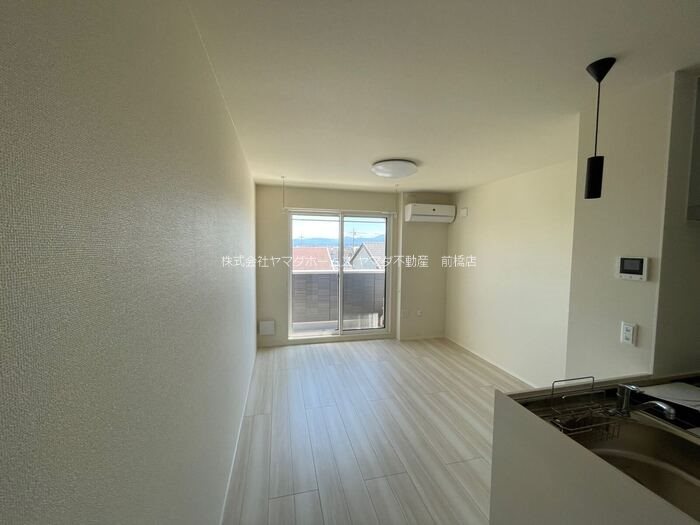 サラ　スリール リビング