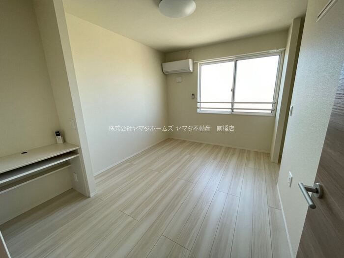 サラ　スリール ベッドルーム