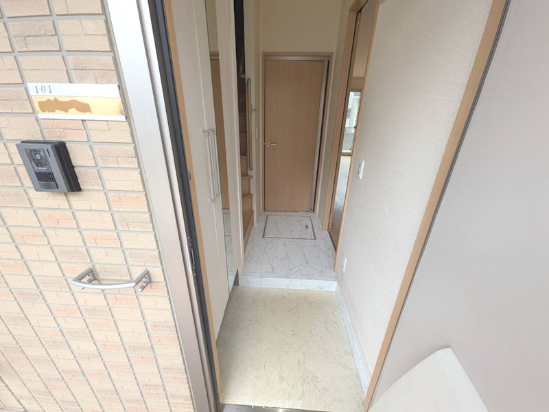 グレースファンタジア１ 玄関