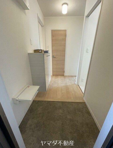 ウエストコートフェリーチェⅠ 玄関