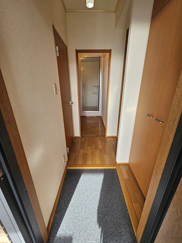 レトア絹香A 玄関