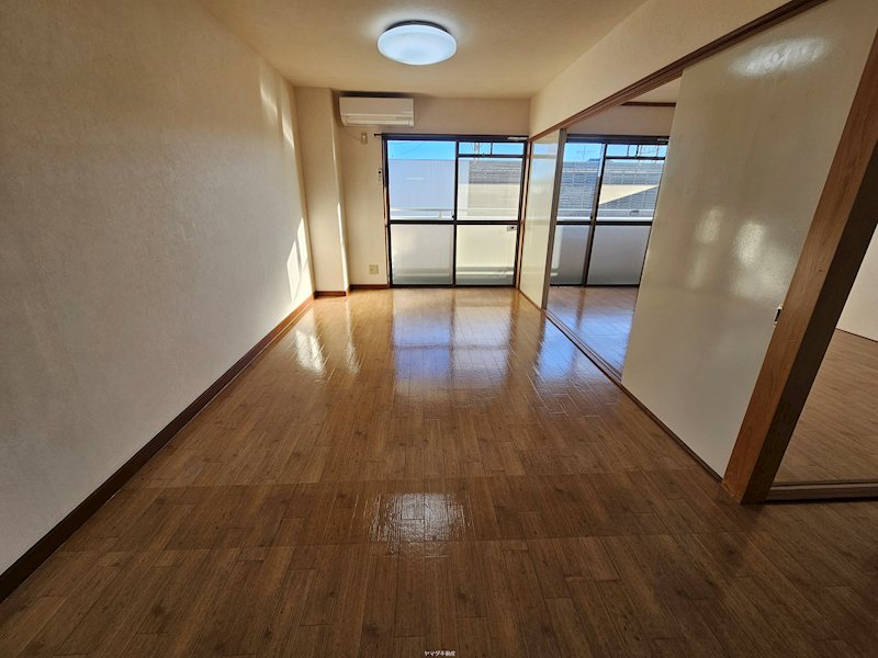 シャトル松井 リビング