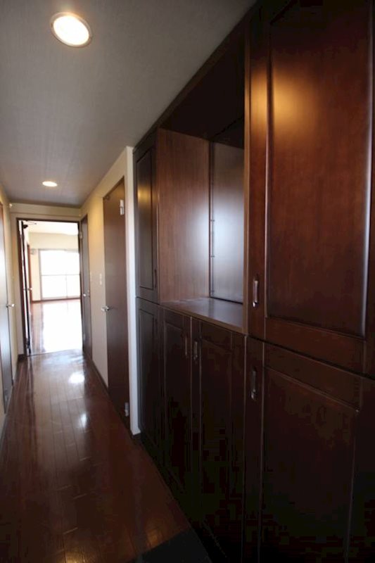 ソレアードＭ 玄関