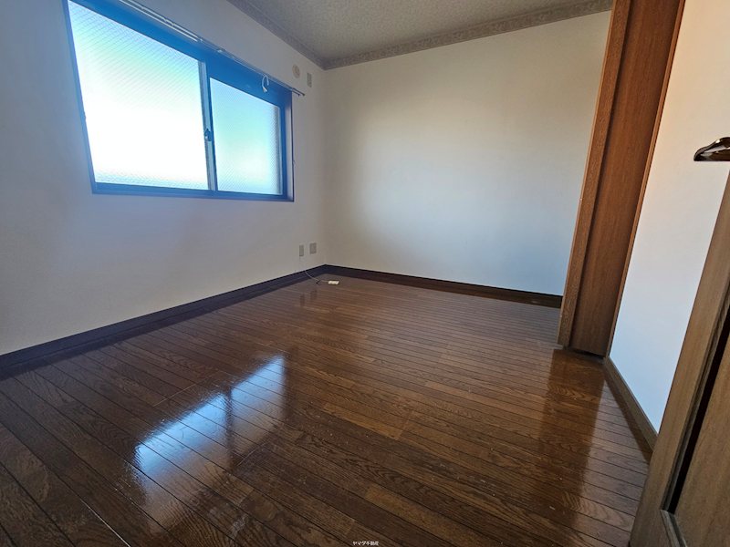 グローリアスB ベッドルーム