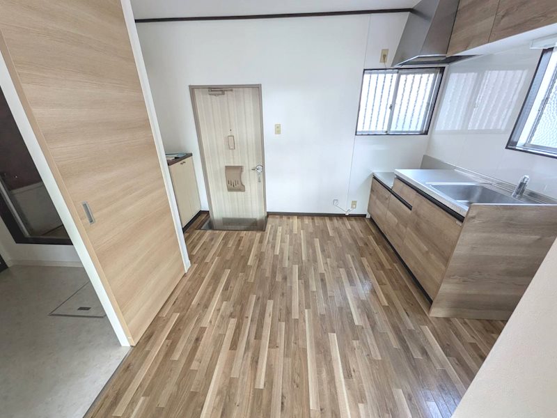 エステートなかざとC 玄関