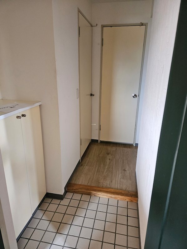 リアライズ前橋中央 玄関