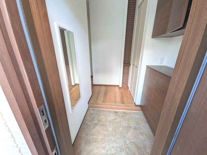 前橋市女屋町貸家 玄関