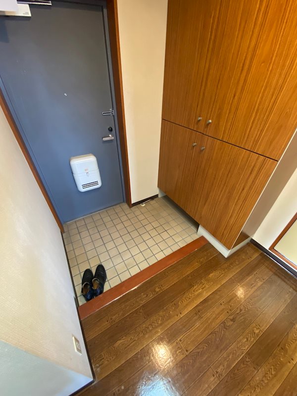 第3朋友レジデンス 玄関