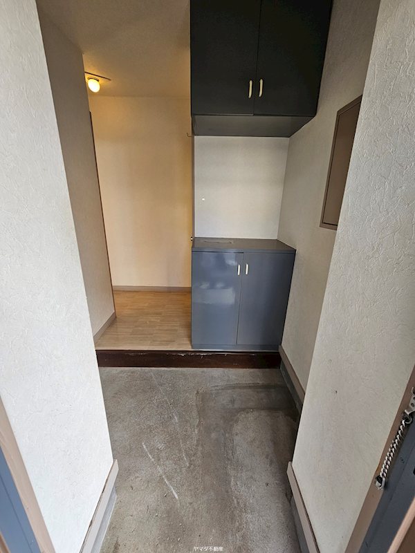 プレサージュ中島 玄関