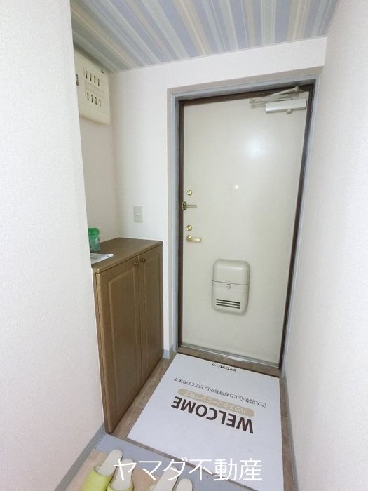 ローズウィング参番館 玄関