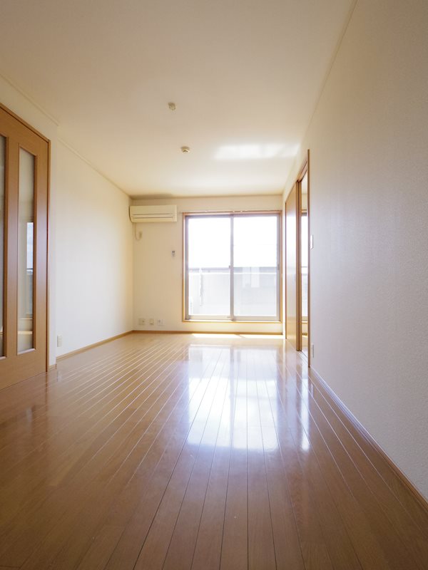 メゾンドルチェC リビング