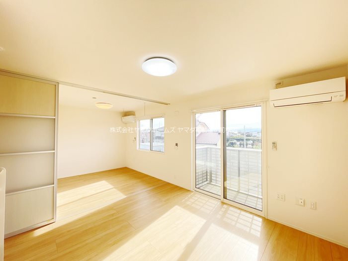 ローズA リビング