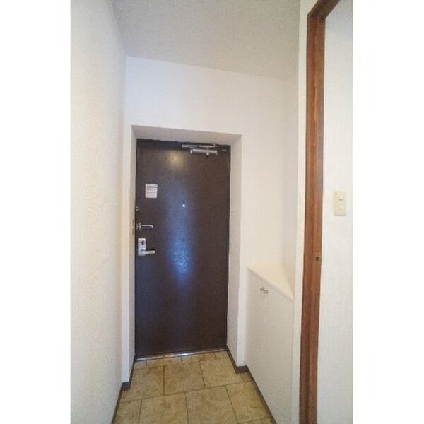 井野マンション 玄関