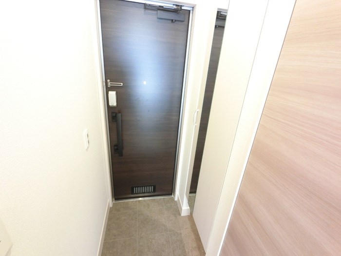 昭和町ソレイユ 玄関