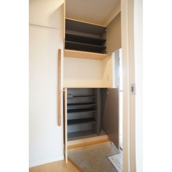 ファミーユ 玄関