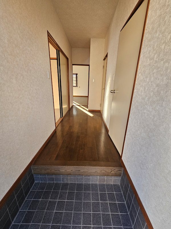 ファミーユ眞下 玄関