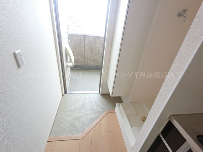 メゾンＫ江木 玄関