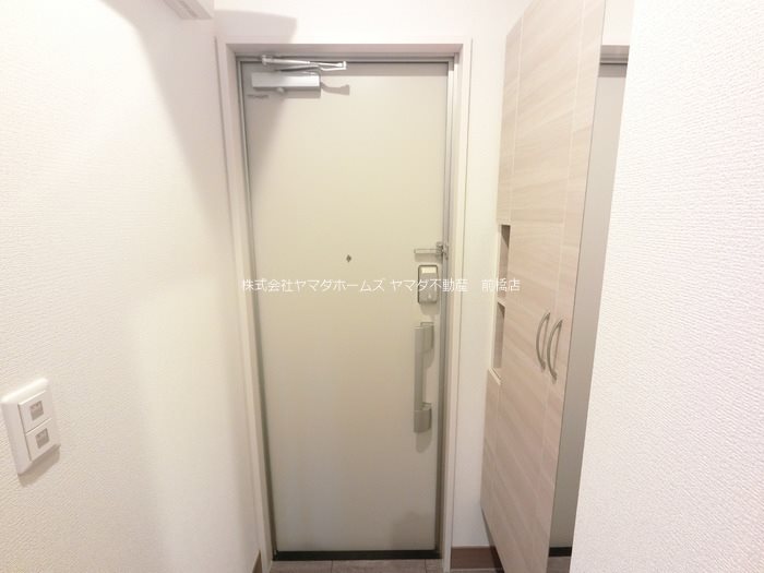 D-ROOM紅雲町C 玄関