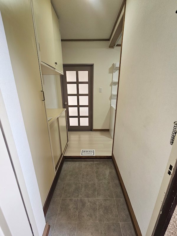 サンハイツ高井 玄関