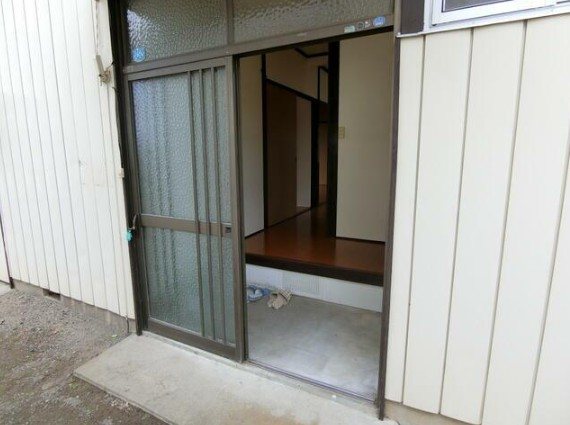 真下貸住宅 玄関