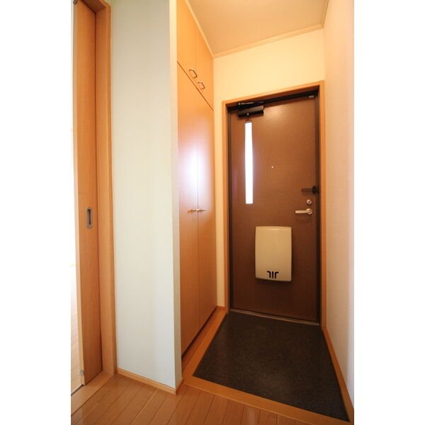 フレシュール高山 玄関