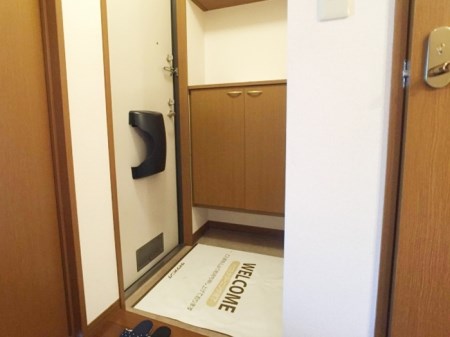 サニーウェルＡＢ 玄関