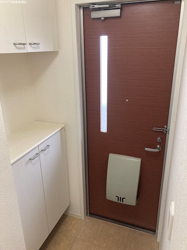 シャン・ド・フルールⅡ 玄関