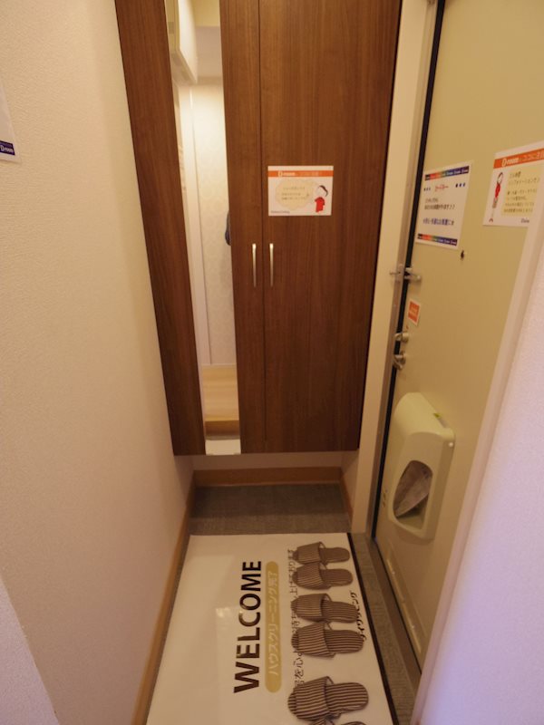 ワイ・ヴィクトワール　 玄関