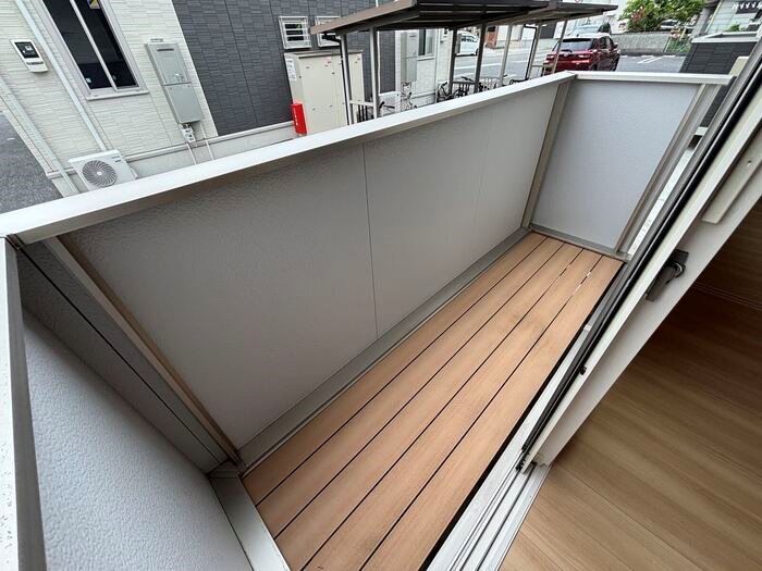 ワイ・ヴィクトワール　 ベランダ