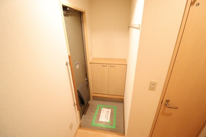 クレシェンテ 玄関