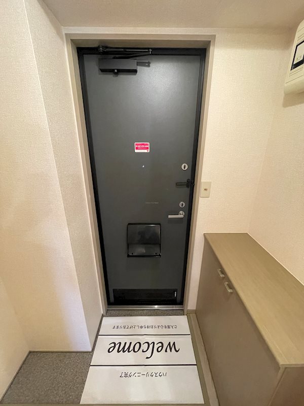 メゾンポアロ 玄関