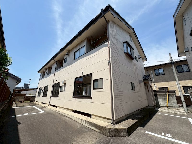 南町山岸ハイツ １ 外観写真