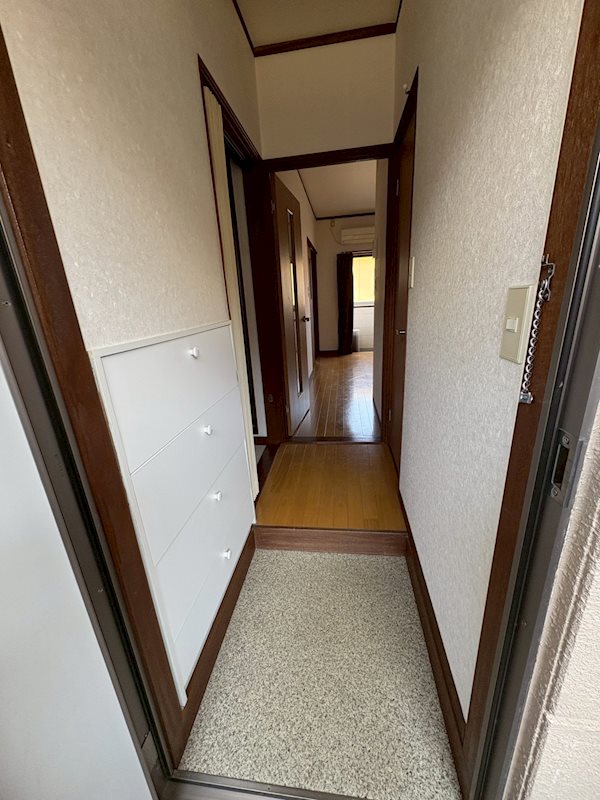 南町山岸ハイツ １ 玄関