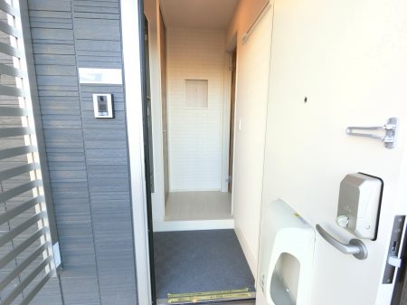オペラハウス青柳２ 玄関