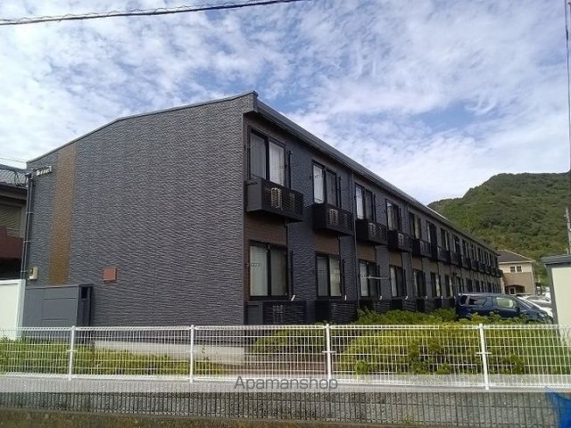 レオパレスラーク 外観