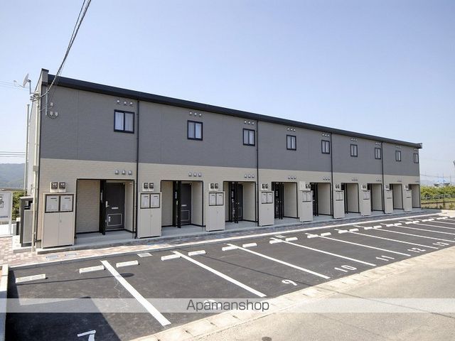 レオパレスフルール 外観
